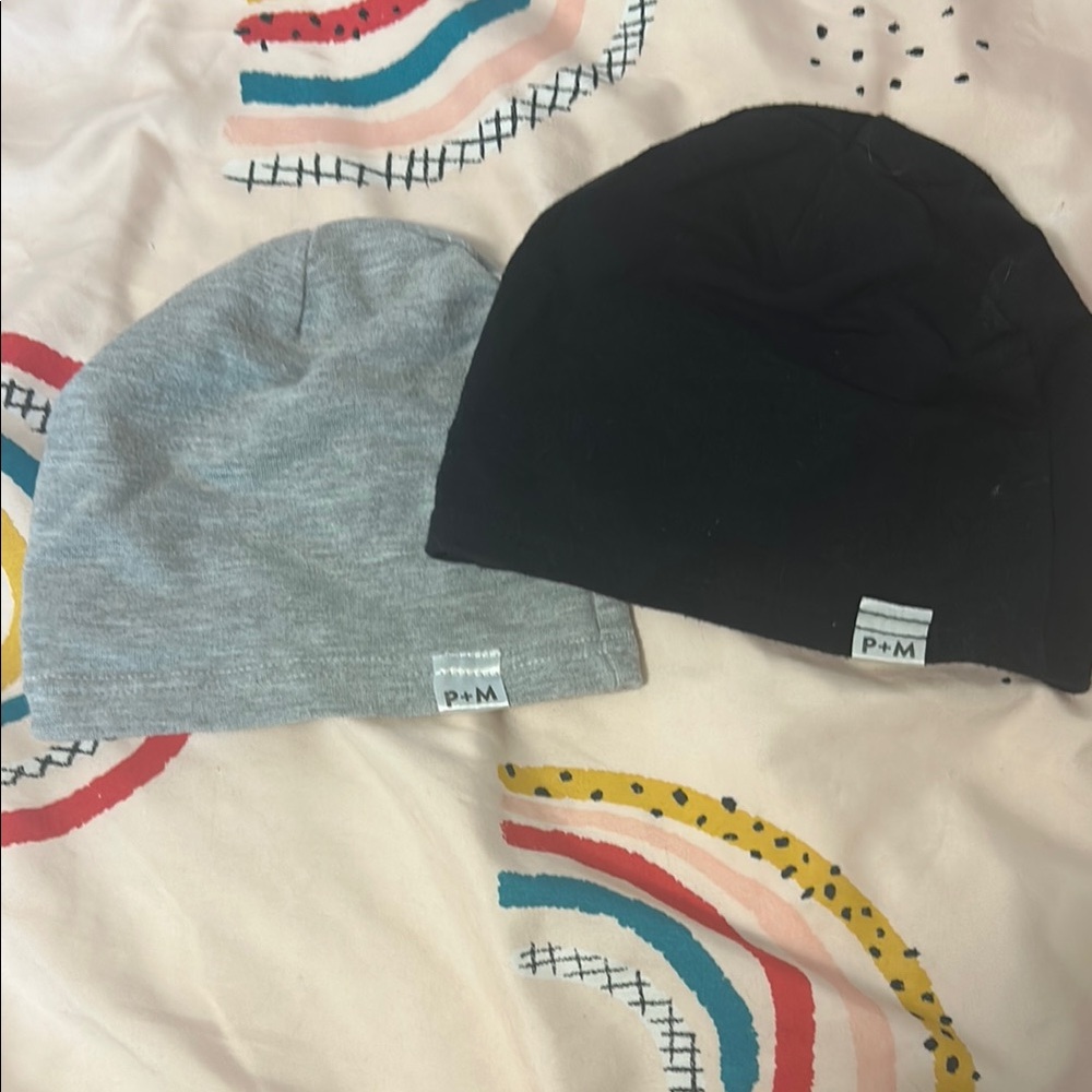 Kids Black and Gray Beanie Set